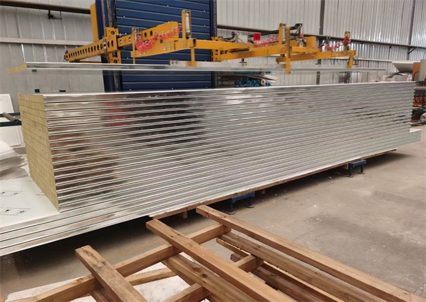 岩棉(中国)科技公司彩钢板